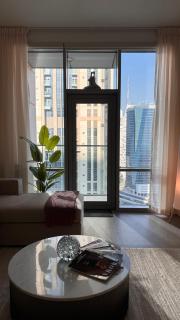 Amazing 1 BR - Downtown Dubai, Canal & Burj views - Dubai - 4