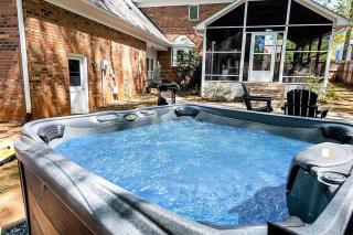 HotTub, FirePit, Basketball, 15 Min To Sedgefield - Greensboro - 1