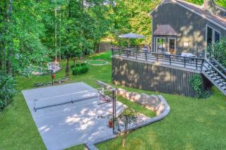 7 Bdrm, Pickleball, Bball, HotTub, FirePit, Golf! - Jamestown - 0