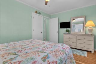 Amazing Oceanfront Beach House - 4 Bedrooms - 2 Full Bathrooms - 1 Half Bath - Oak Island - 2