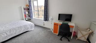 Stretford Townhouse Bedroom - Manchester - 2