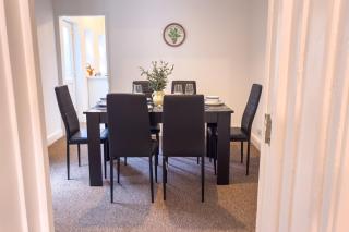 Amorly House - Sleeps 8 Free Permit Parking Big Spacious With Games Room - 2