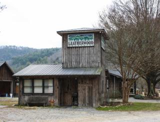 The Last Resort by Leatherwood Mountains Resort - Hogetown - 4