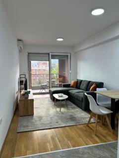 Cozy & Bright Apartment - Skopje - 3