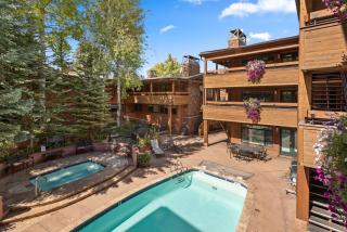 718 S, Mill St, Fasching Haus #4 Condo - 4