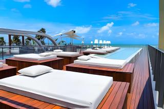 Setai Yacht com Café by Apartamentos Jampa - 1