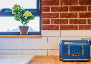 Brick Barn - Luxury Barn Conversion by River Avon - 4