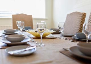 Central 2 Bed House w/ Garden and Free Parking! - 8