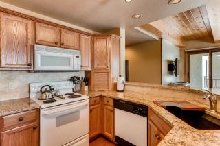 Recently Remodeled 2 Br Condo Condo - 2