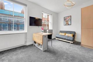 Modern & Cozy Apartment in Prime Soho Location - 5