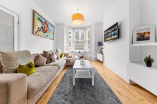 Luxury 4-Bedroom Modern Flat in Central London Steps from Station, Sleeps 9 in Style! - Londra - 5