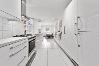 Luxury 4-Bedroom Modern Flat in Central London Steps from Station, Sleeps 9 in Style! - Londra - 7