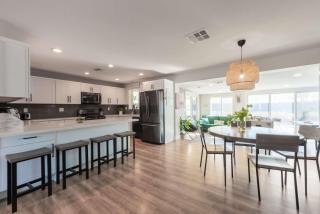 Family Retreat By Old Town with POOL - Phoenix - 9