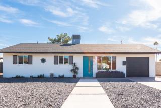Family Retreat By Old Town with POOL - Phoenix - 3