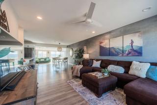 Family Retreat By Old Town with POOL - Phoenix - 1