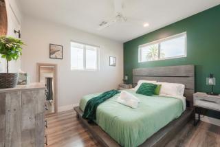 Family Retreat By Old Town with POOL - 7