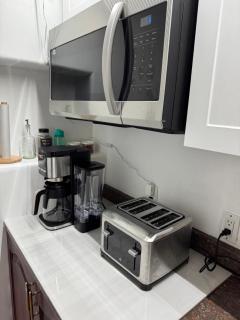 Cozy 2-Bedrooms Suit - Halifax - 2