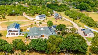 Casa Blanca in Texas Hill Country - 9