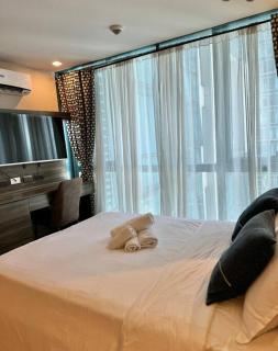 Comfy 1BR At Uptown BGC - Manila - 4