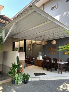 Pudak Sari Homestay - Kuta - 1