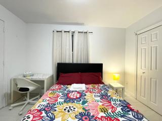 Toronto Room with Balcony - Midtown - Toronto - 9
