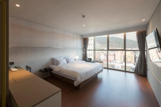 Hound Hotel Changwon Jinhae - Changwon - 4