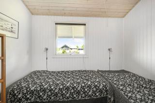 Newly Renovated Holiday Home Near Ebeltoft With Swing Set - 1