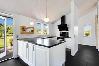 Awesome Home In Ebeltoft With 3 Bedrooms, Internet And Sauna - 2