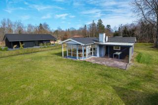Awesome Home In Knebel With 4 Bedrooms And Internet - Glesborg - 8