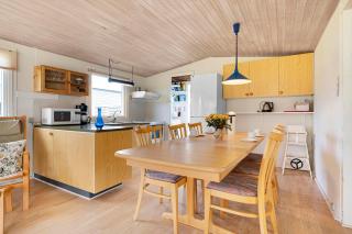 Awesome Home In Knebel With 4 Bedrooms And Internet - Glesborg - 7