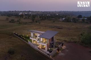 StayVista at Villa De Suku with Pool, Balcony - Igatpuri - 3