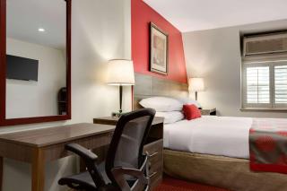 Ramada by Wyndham Oakland Downtown City Center - Oakland - 1