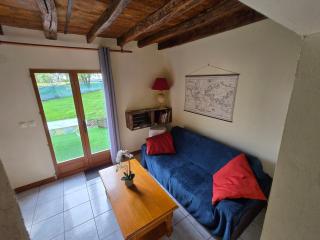 maison volet rouge - Devay - 0