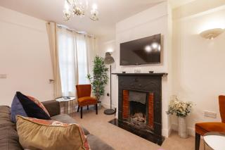 Brighstay 4 Bedroom House W Parking - Kent - 0