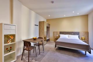 Apho Apartment Hotel - 5