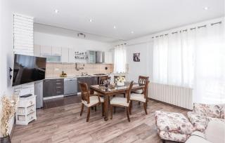 Two-Bedroom Holiday Home In Sibenik - Šibenik - 9
