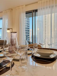 Downtown 2 BR Burj Khalifa & Fountains views 8 min from Dubai Mall - Dubai - 1