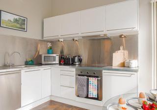 Stylish Grade II Listed Apartment: The London - Cheltenham - 4