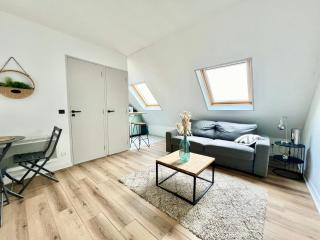 Appartement Vue Mer - À 50m de la Plage des Minimes - Grand Jardin - Parking Gratuit - 2