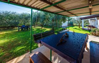 1 Bedroom Cozy Apartment In Liznjan - 8