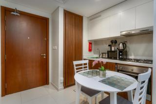 Luxury 1BR Apt, Canal View, Near Dubai Mall - Dubai - 5