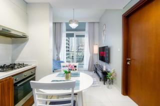 Luxury 1BR Apt, Canal View, Near Dubai Mall - Dubai - 3