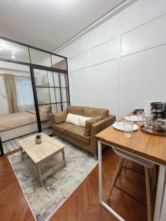 Minimalist Scandinavian 1BR Condo Unit in Quezon City with Parking - Manila - 5