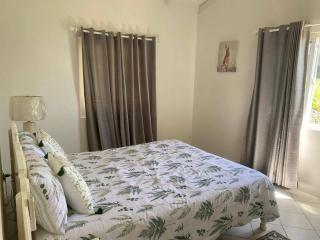 Stunning 3BR Villa - Friendship Bay View & Balcony - Union - 5