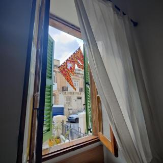 Malta, Sliema holiday flat - minutes from the sea! - 1