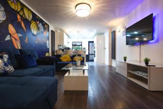 The Heart of Brick Lane, Sleeps 7! - London - 8