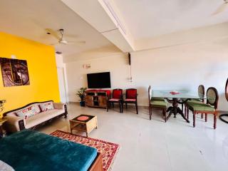 Chic & Cosy Two Bedroom Apartment near Airport - kolkata - 4