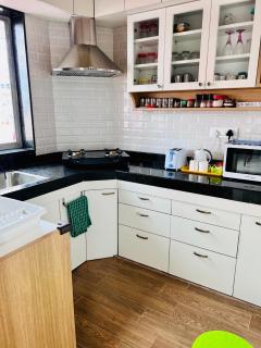 Chic & Cosy Two Bedroom Apartment near Airport - kolkata - 7
