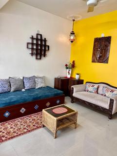 Chic & Cosy Two Bedroom Apartment near Airport - kolkata - 1