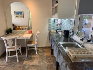 Mispa George - Self Catering Apartment - Sleeps 2 - 8